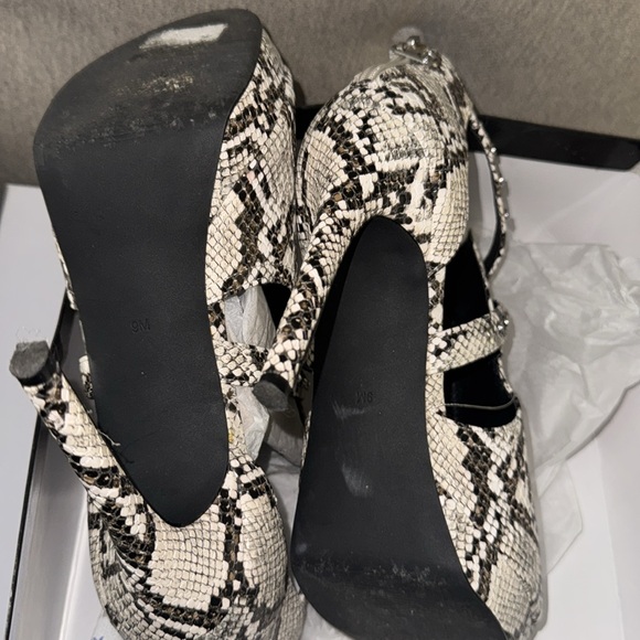 Guess Snakeskin Print sandal Heeled Size 9 🐍 - Picture 4 of 5
